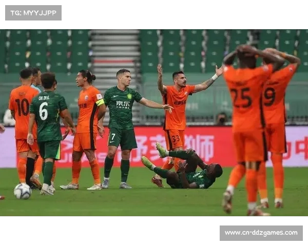 球迷不当行为引发安全讨论,俱乐部与警方加强合作 球迷不当行为引发安全讨论,俱乐部与警方加强合作